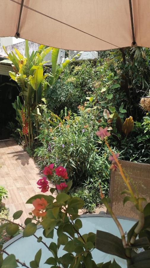 Granados Bed & Breakfast Asuncion Exterior photo