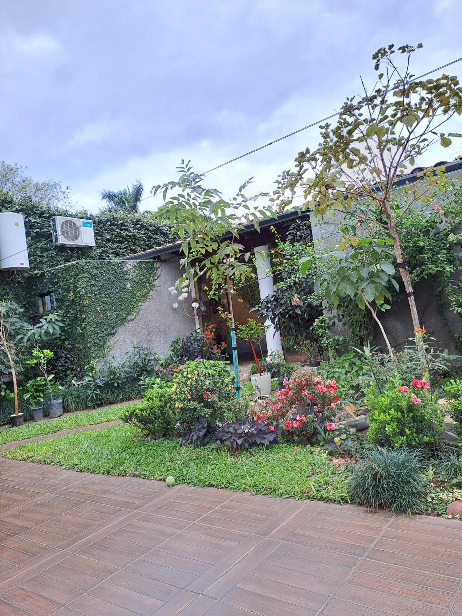 Granados Bed & Breakfast Asuncion Exterior photo